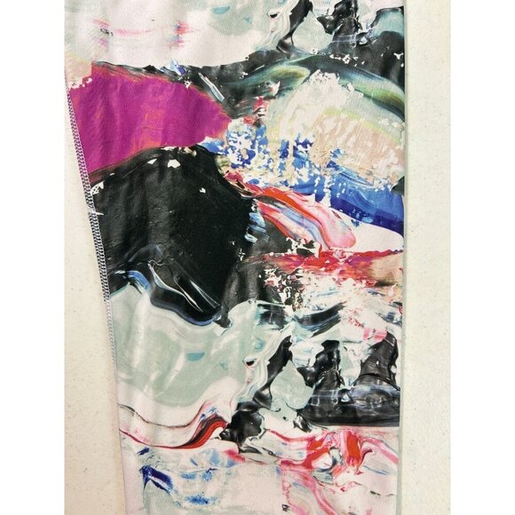 Lululemon Run: Inspire Crop II All Full-On Luxtreme 24” Inseam size 4 - Picture 6 of 8